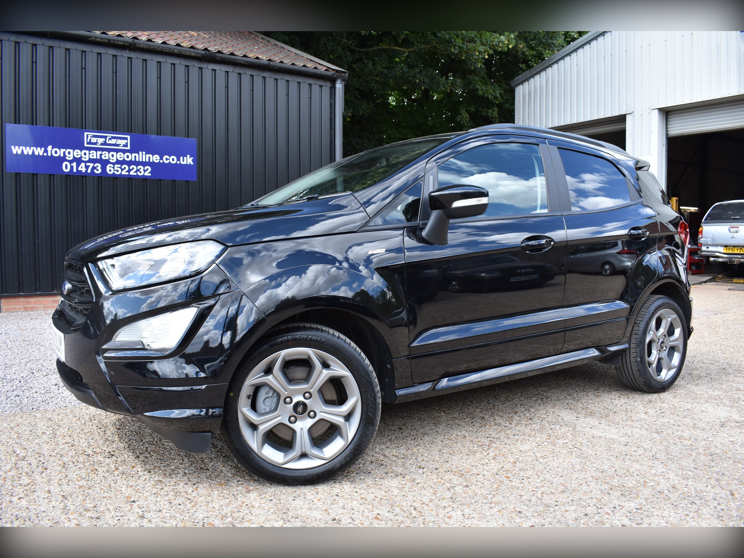 Ford Ecosport listing photo